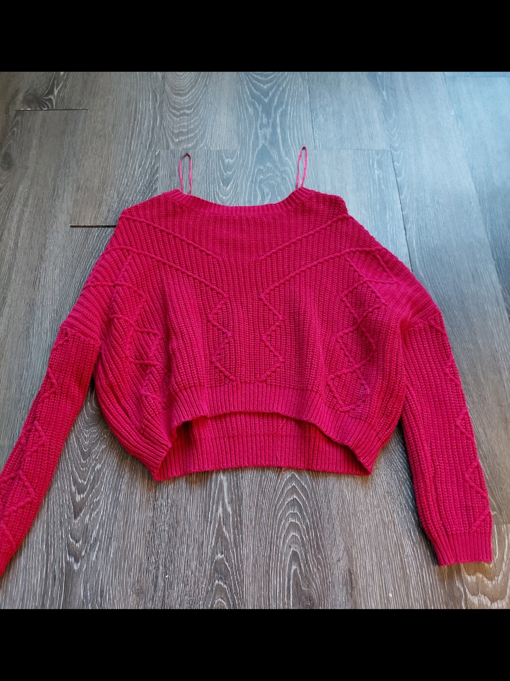 Women's Cropped Cable Knit Sweater - Hot Pink